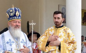 VIDEO REVOLTĂTOR // Un preot s-a filmat frecându-și „lumânarea” în Sfânta zi de Joia Mare din Săptamâna Patimilor